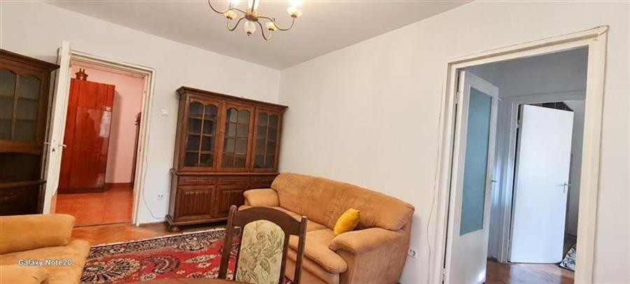 Apartament cu 3 camere decomandat, mobilat în Aurel Vlaicu