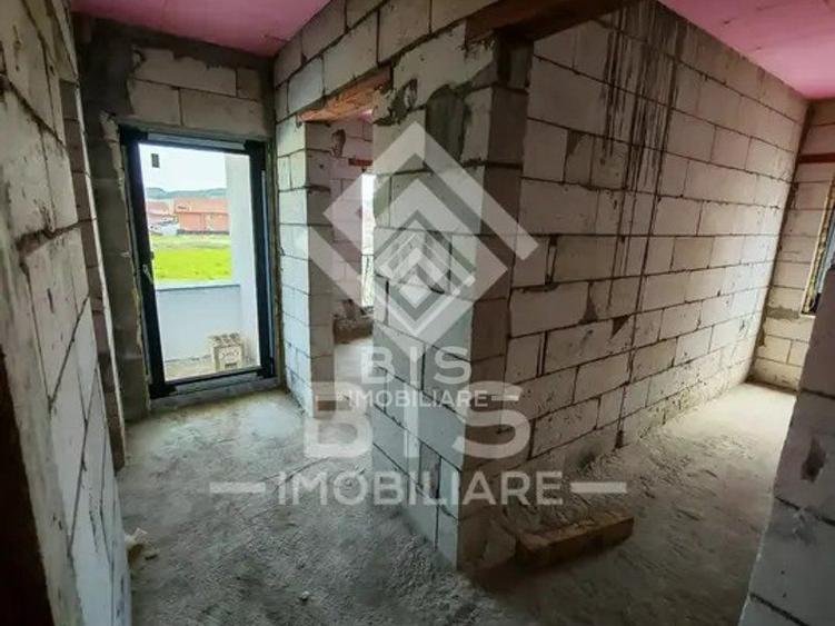 Casă individuală cu 6 camere cu Canalizare în Ultracentral