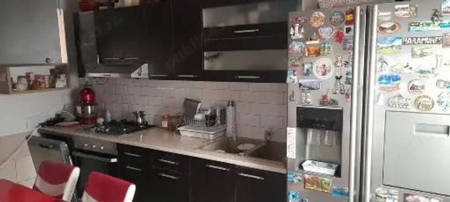 Casă cu 5 camere în Central