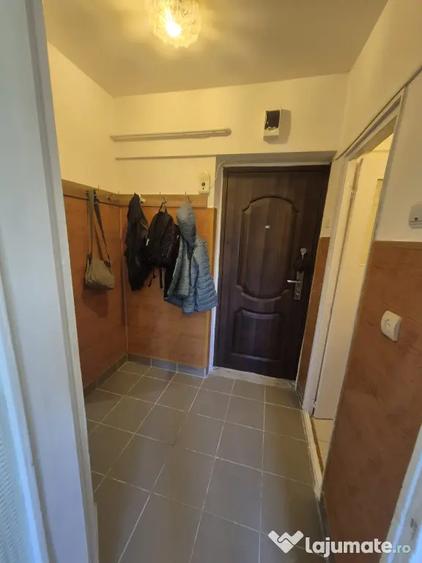 Garsonieră decomandată în Cug