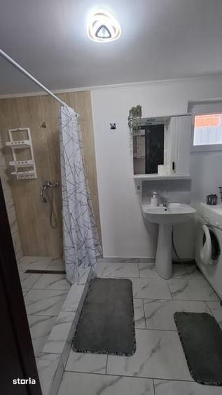 Casă cu 2 camere cu Teren 80 Mp în Decebal