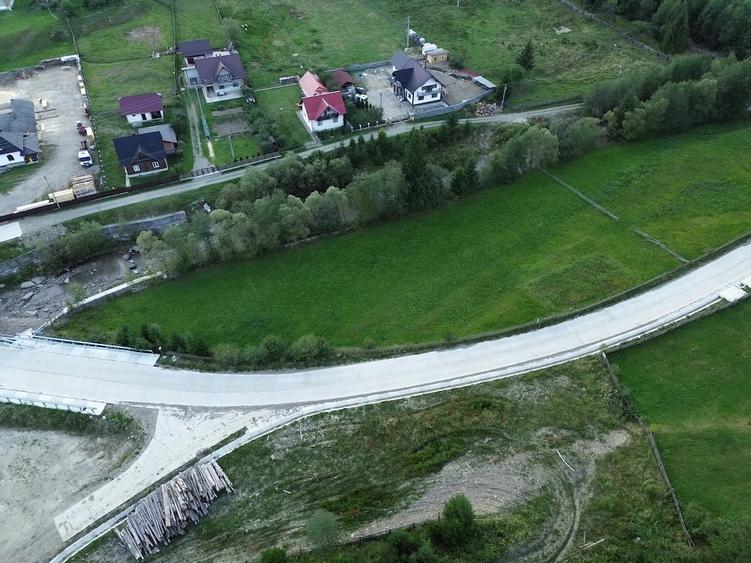 Teren de 3000 mp, în Brodina
