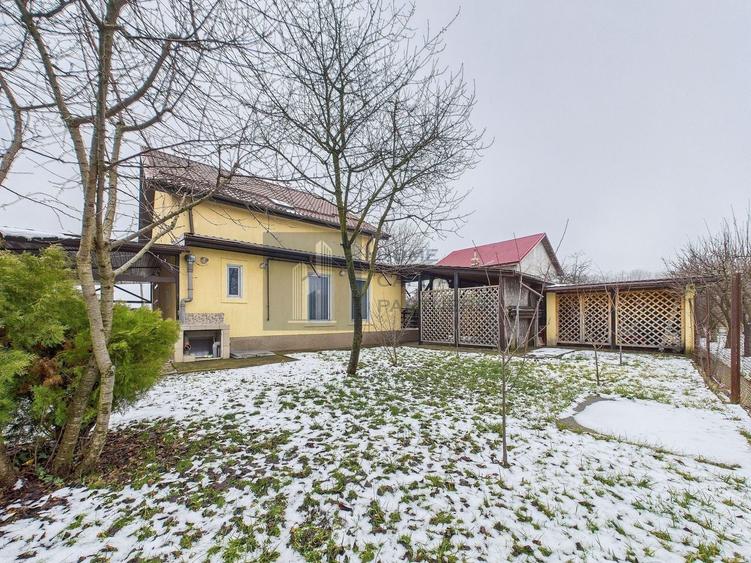 Casă individuală cu 5 camere cu Canalizare în Gulia