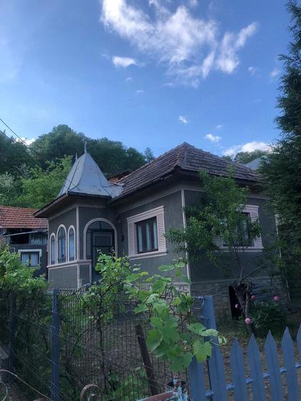 Casă cu 3 camere cu Teren 1106 Mp în Bezdead