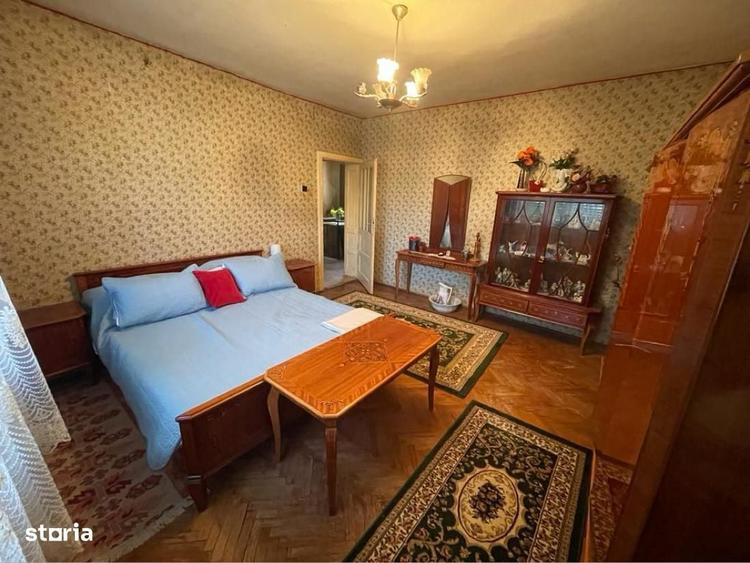 Casă cu 4 camere decomandat cu Teren 100 Mp în 14 Mai
