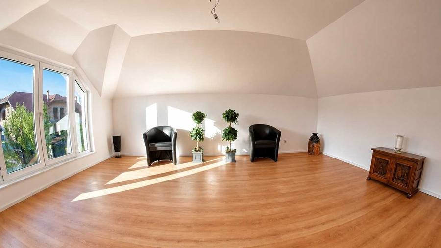 Casă cu 3 camere în Gârdani