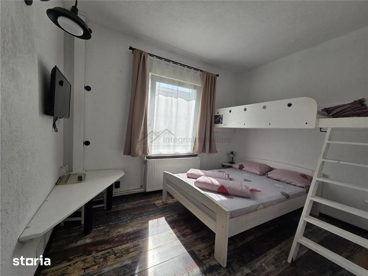 Casă cu Teren 2766 Mp în Sânmartin
