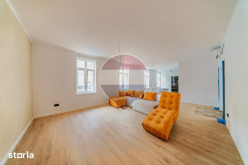 Casă cu 5 camere cu Teren 403 Mp în Central