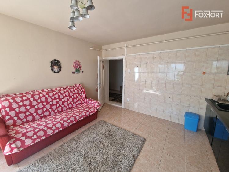 Casă individuală cu 7 camere cu Canalizare în Ultracentral