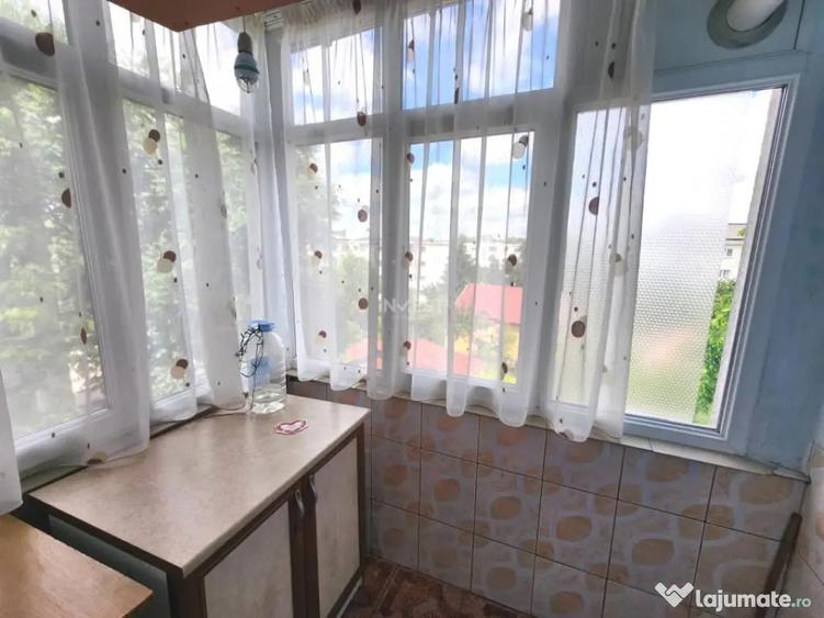Apartament cu 2 camere decomandat, mobilat în Nicolina