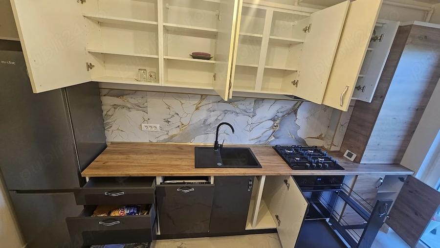 Apartament cu 2 camere decomandat în Aradului