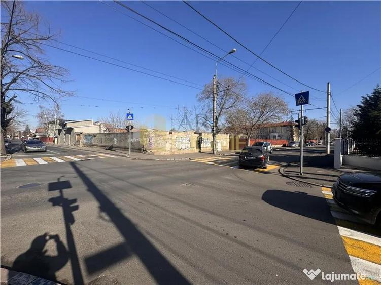Teren de 3261 mp, în Central