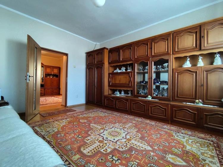 Casă cu 2 camere cu Teren 2826 Mp în Saca