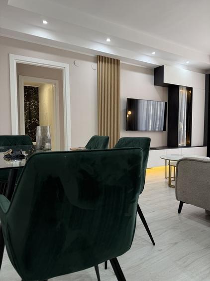 Apartament cu 3 camere decomandat în Tunari