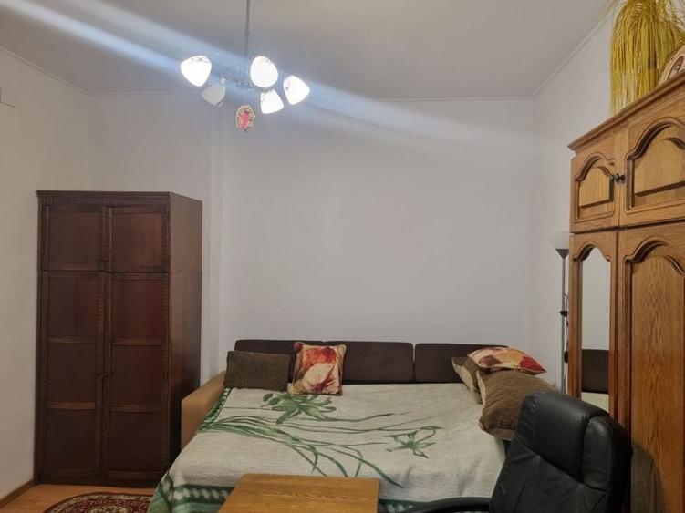 Garsonieră decomandată în 13 Septembrie