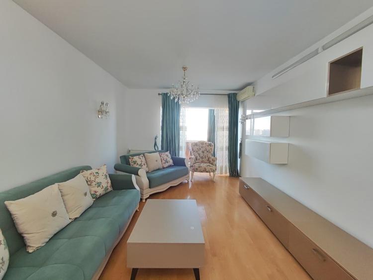 Apartament cu 3 camere decomandat în Doamna Ghica