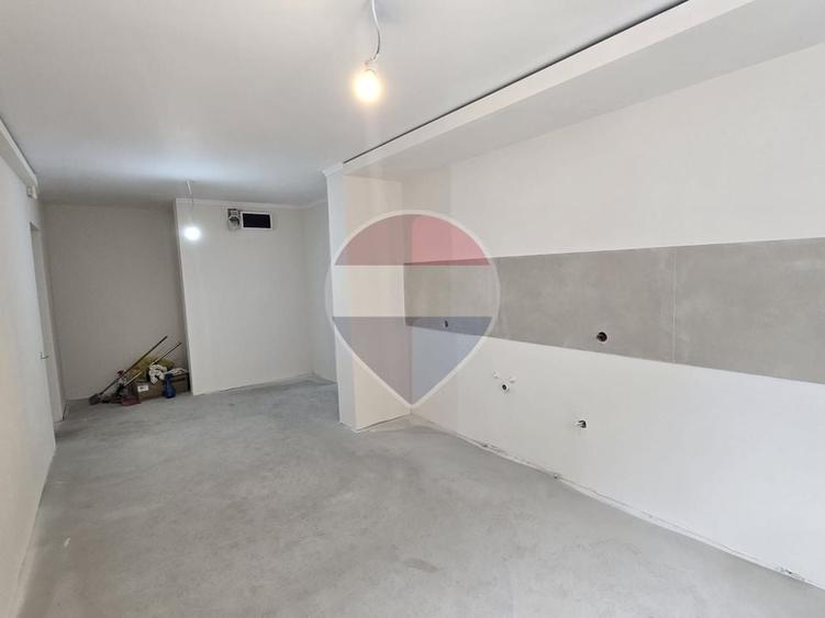 Apartament cu 2 camere semidecomandat în Crângași