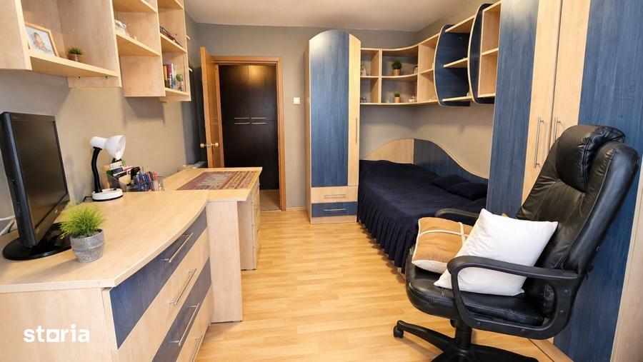 Apartament cu 3 camere decomandat în Găvana