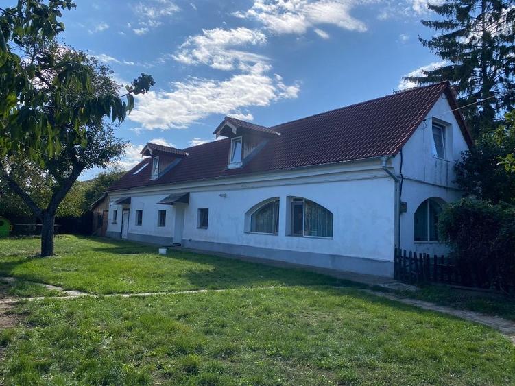 Casă cu 4 camere în Făgăraș