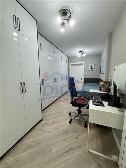 Apartament cu 3 camere decomandat, mobilat în Decebal