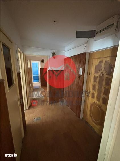 Apartament cu 3 camere decomandat în Vest