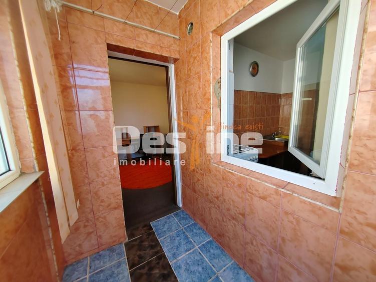 Apartament cu 2 camere decomandat, mobilat în Podul de Fier