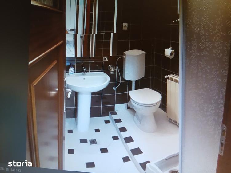 Apartament cu 3 camere decomandat în Primăverii
