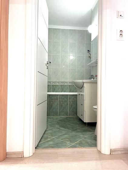 Apartament cu 3 camere decomandat, mobilat în Tomis III