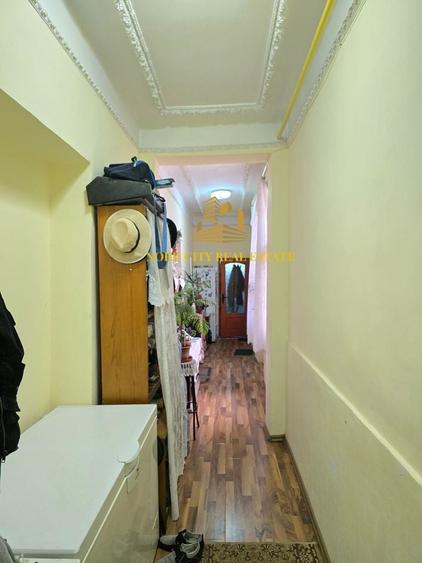 Apartament cu 3 camere semidecomandat în Universitate