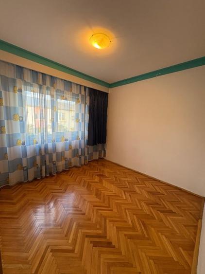 Apartament cu 4 camere decomandat, mobilat în Gării