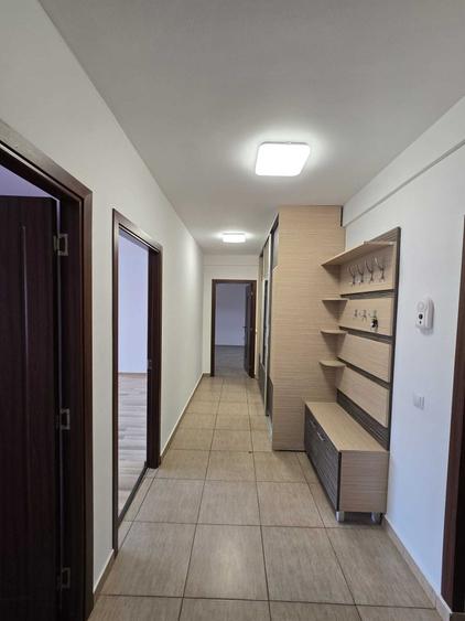 Apartament cu 3 camere decomandat în Baciu