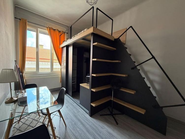 Apartament cu 3 camere decomandat, mobilat în Ultracentral