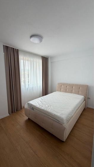 Apartament cu 3 camere decomandat în Exterior Vest