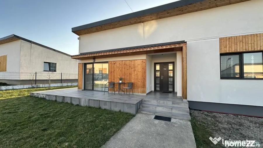 Casă cu 4 camere cu Teren 550 Mp în Săsar