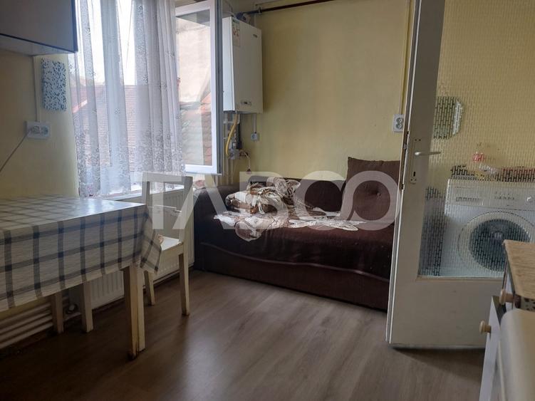 Apartament cu 3 camere semidecomandat, mobilat în Cisnădie