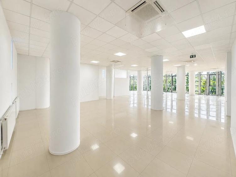Spațiu comercial, de 350 mp, în Central
