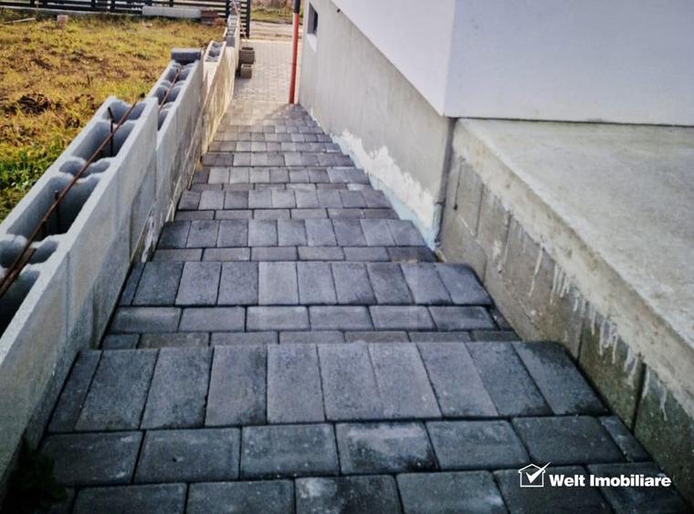 Casă individuală cu 4 camere cu Canalizare în Chinteni