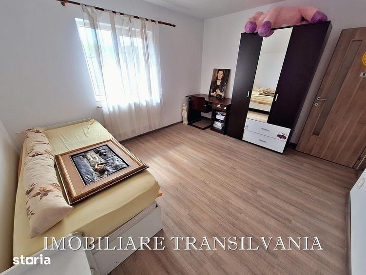 Casă cu 5 camere cu Teren 384 Mp în Unirea