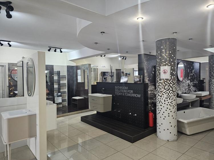 Spațiu comercial, de 664 mp, în Casa de Cultură