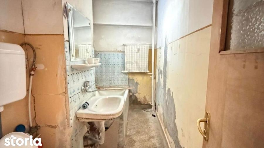 Apartament cu 3 camere decomandat în Crângași
