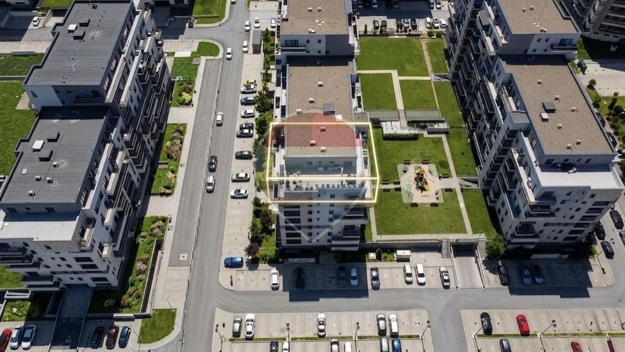 Penthouse cu 3 camere decomandat, mobilat în Tomis Plus