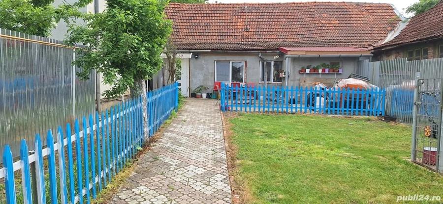 Casă cu 2 camere cu Teren 700 Mp în Central