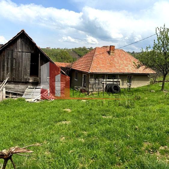 Casă individuală cu 5 camere cu Canalizare în Bran