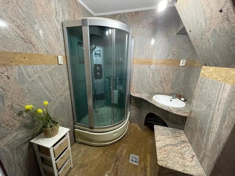 Apartament cu 3 camere decomandat în Spitalul Județean