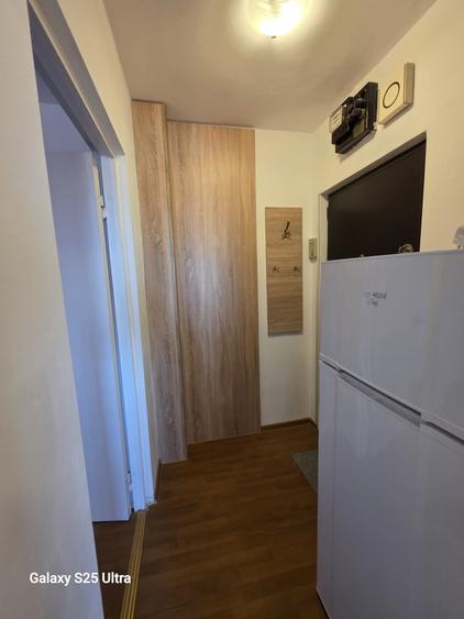 Apartament cu 2 camere semidecomandat în Florilor