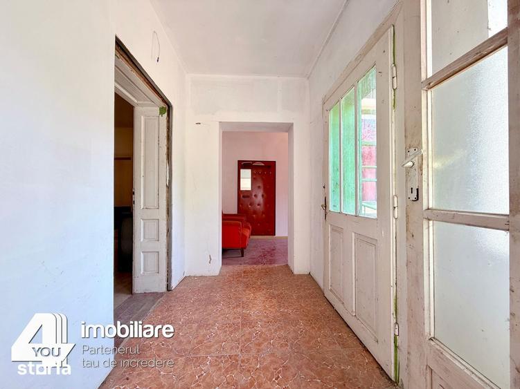 Casă cu 3 camere cu Teren 2114 Mp în Central