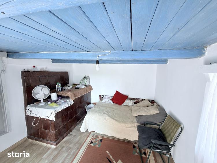 Casă cu 2 camere cu Teren 2204 Mp în Unțeni