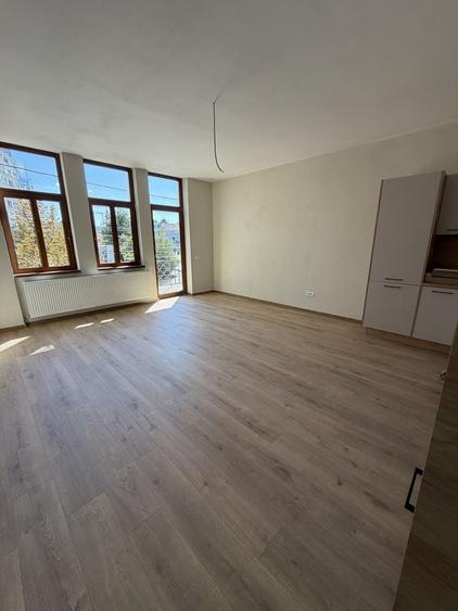 Apartament cu 3 camere decomandat în Ultracentral
