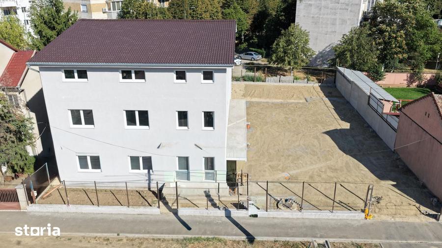 Spațiu comercial, de 490 mp, în Aurel Vlaicu