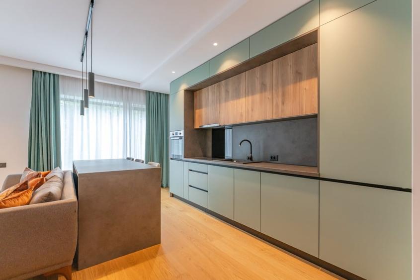 Apartament cu 3 camere decomandat, mobilat în Ultracentral